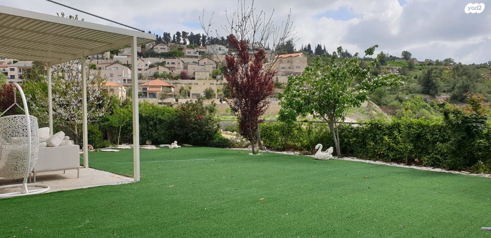 מבוא הכפר 12