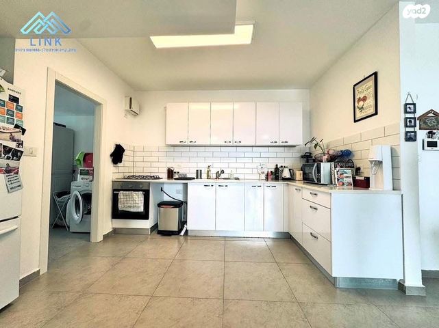 דירה, האגמית 1, החותרים, טירת כרמל