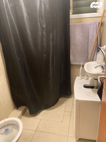 דירה, דרך נגבה 52, נווה רם, שיכון מזרחי, רמת גן