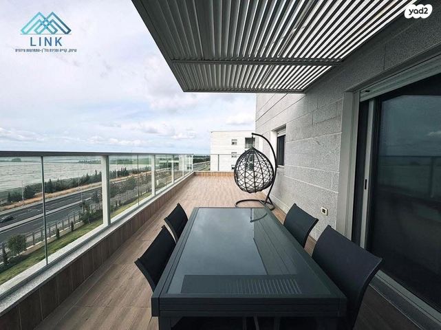 דירה, האגמית 1, החותרים, טירת כרמל