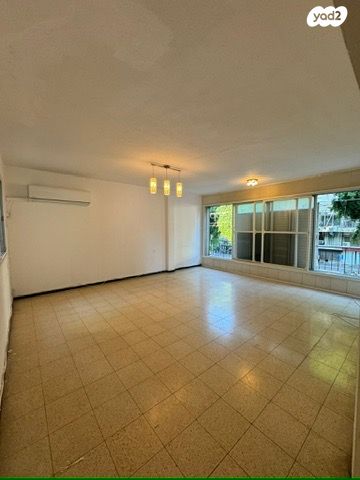 דירה, שדרות ירושלים 60, צהלון, שיכוני חסכון, תל אביב יפו