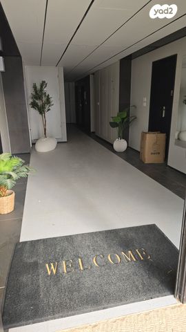 גג/ פנטהאוז, שחם 23, המגרסה, מבשרת ציון