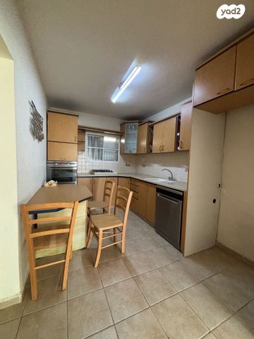 דירה, האצ"ל 11, שיכון ד', קרית שמונה