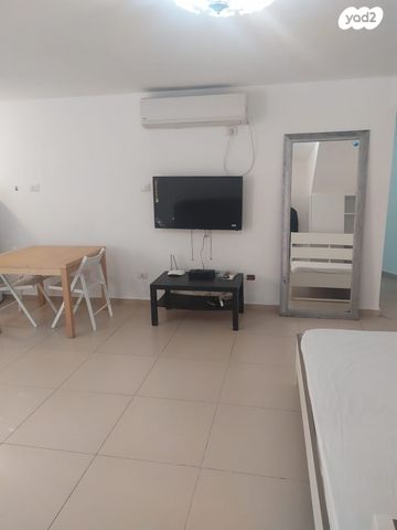 מרתף/ פרטר, נטעים 3, ברנע, אשקלון