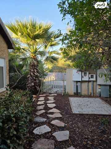 שדרת המורים 1