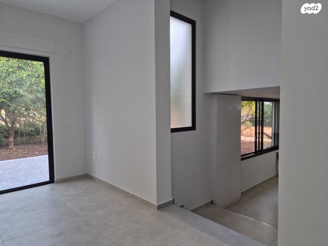 יחידת דיור, דרך הארז 125, בורגתה, בורגתה