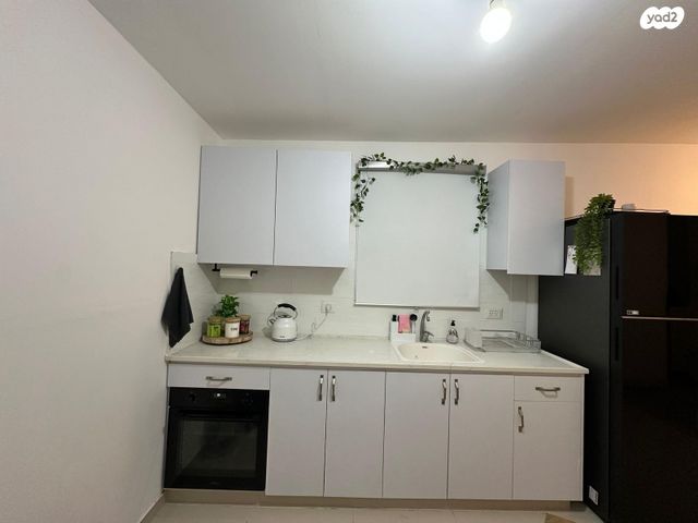 משה מונטיפיורי 6