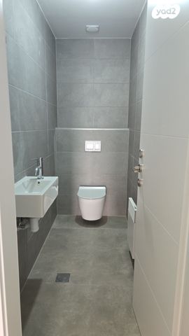 גג/ פנטהאוז, שחם 23, המגרסה, מבשרת ציון