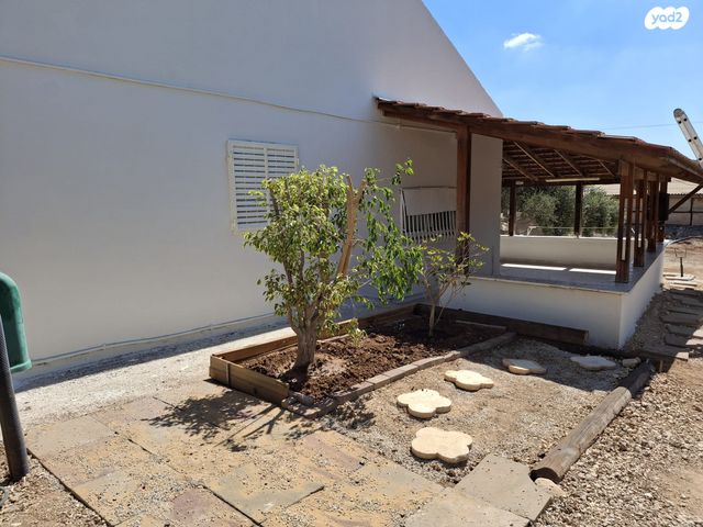 בית פרטי/ קוטג', שקד 62, לוזית, לוזית