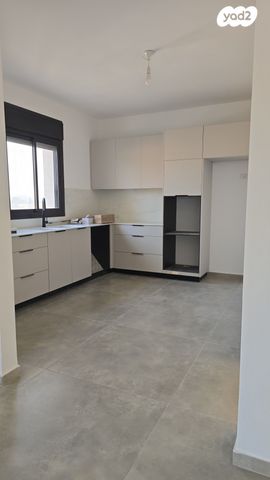 גג/ פנטהאוז, שחם 23, המגרסה, מבשרת ציון