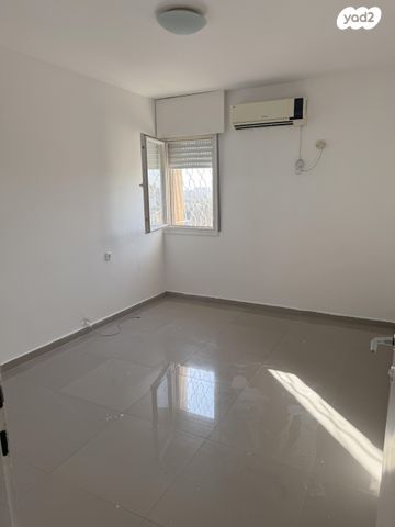 דירה, הרב אונטרמן 8, קרית הרב סלומון, פתח תקווה