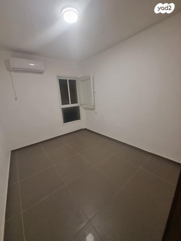 דירה, צה"ל 57, המיסדים, כרמיאל