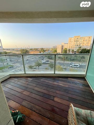 דירה, שדרות לוי אשכול 18, כוכב הצפון, תל אביב יפו