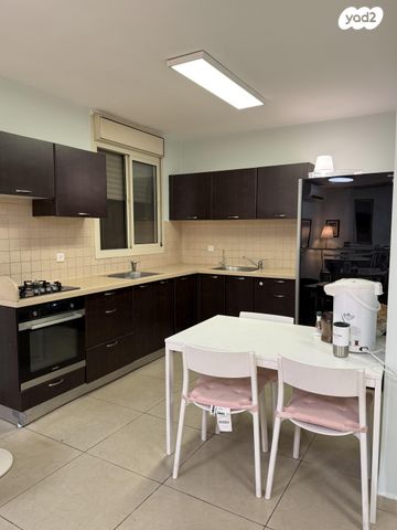 בית פרטי/ קוטג', שדרות נחל צאלים 10, רמת הנחלים / רמת בית שמש א', בית שמש