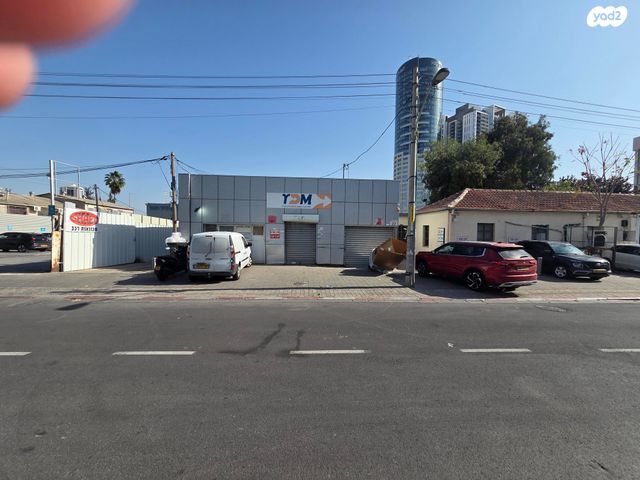 חומה ומגדל 22