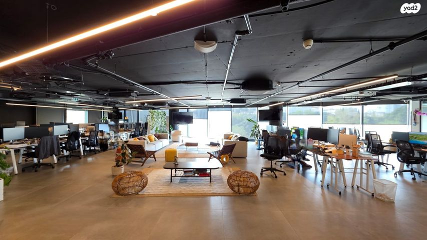 דרך מנחם בגין 144