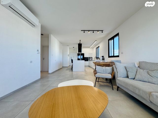 דירה, גיורא יוספטל, מרכז העיר, עפולה