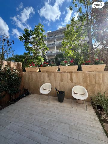 דירת גן, רעננה