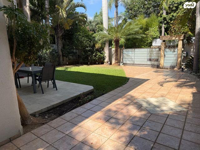 בית פרטי/ קוטג', שיכון אשר, רעננה