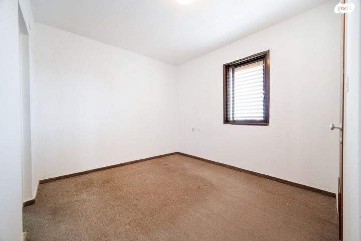 דירה, בנימין מינץ, שיכון מפ"ם, פתח תקווה