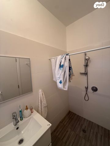 דירה, עמישב 1, חברת חשמל, גבעתיים