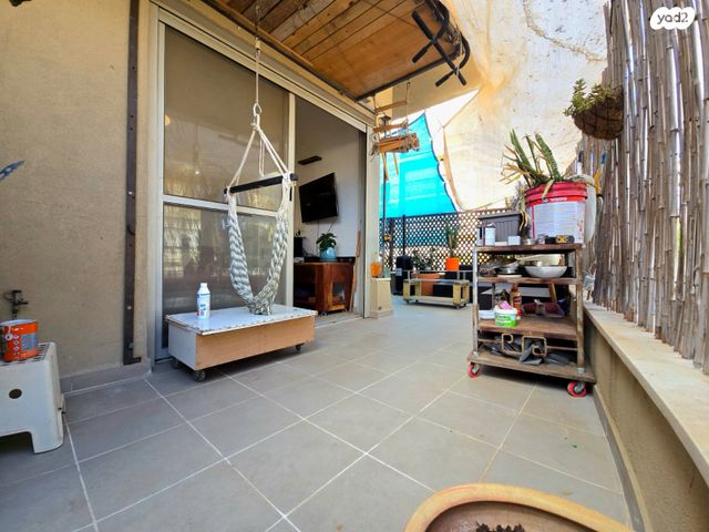 טריפלקס, עופרית 3, המושבה הירוקה, אבן יהודה