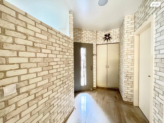 דו משפחתי, פסגת זאב, ירושלים