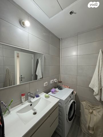 דירה, עמישב 1, חברת חשמל, גבעתיים