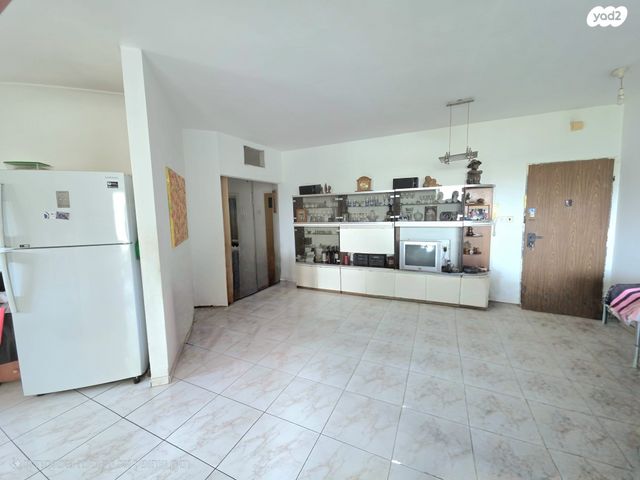 ברל כצנלסון 23