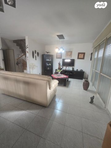 בית פרטי/ קוטג', שדרות הרצל, אפק, קרית ביאליק