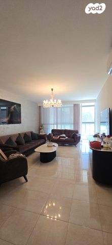 דירה, יהושע רבינוביץ, בן גוריון, חולון