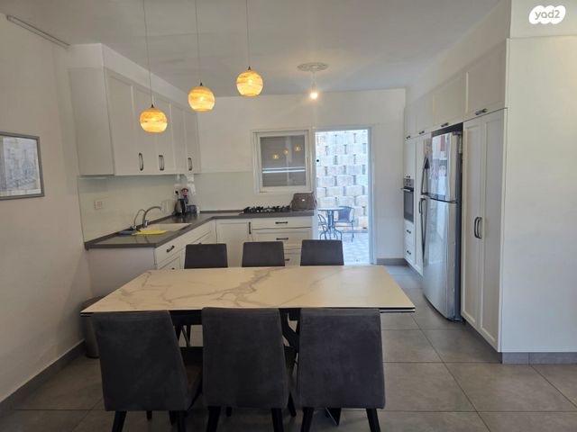 דירה, אורנית