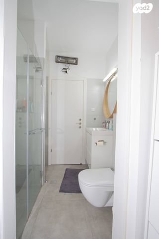 דירה, המגינים, מודיעין מכבים רעות