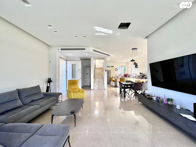 בית פרטי/ קוטג', המלכים, עין התכלת, נתניה