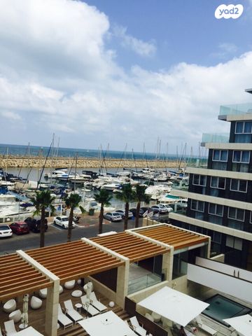 תיירות ונופש, הרצליה