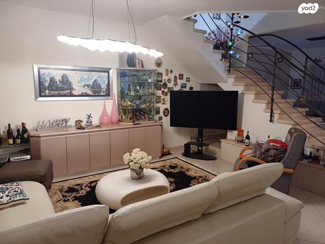 דו משפחתי, איתמר בן אב"י, אליעזר, כפר סבא