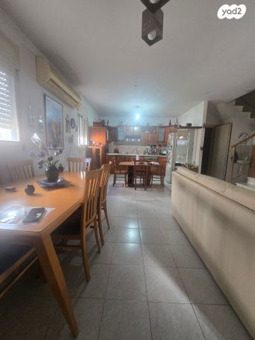 בית פרטי/ קוטג', שדרות הרצל, אפק, קרית ביאליק