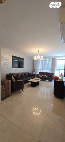 דירה, יהושע רבינוביץ, בן גוריון, חולון