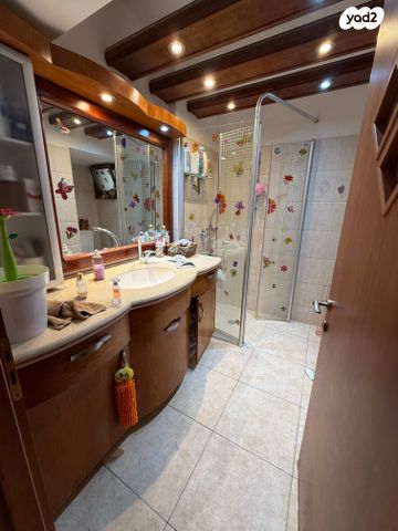 דירה, אריה שנקר, אגרובנק, חולון