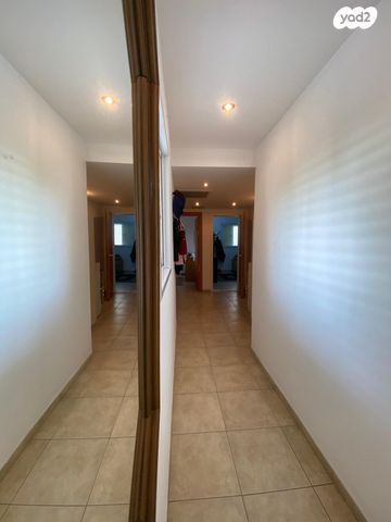 דירה, אברהם קרן, ארלוזורוב, כפר סבא