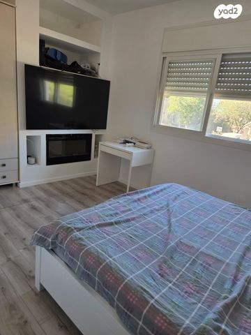 דירה, האלה, איילת הכרמל, טירת כרמל