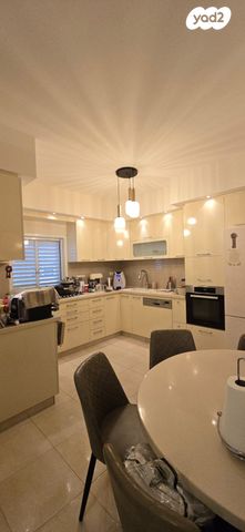 דירה, יהושע רבינוביץ, בן גוריון, חולון