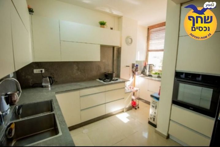 גג/ פנטהאוז, רבי יוסי בן קיסמא, אלעד, אלעד