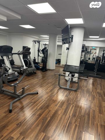 דירה, אברהם פררה, הולילנד, ירושלים