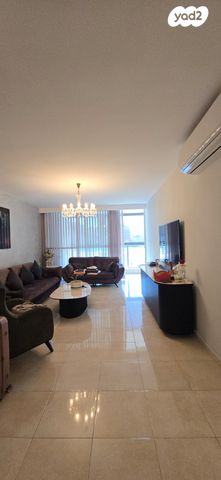 דירה, יהושע רבינוביץ, בן גוריון, חולון