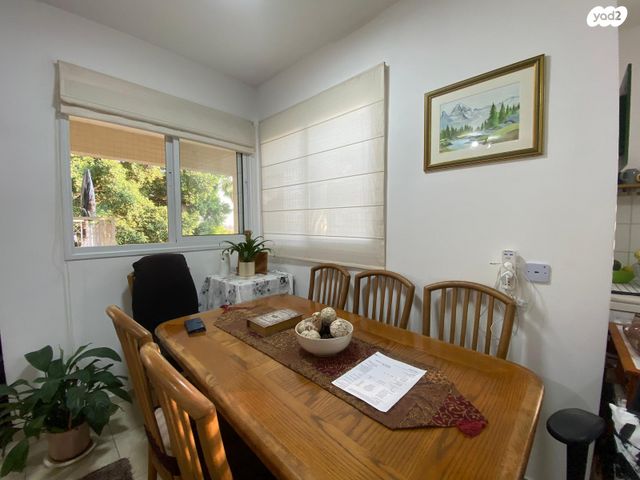 דירה, אברהם קרן, ארלוזורוב, כפר סבא