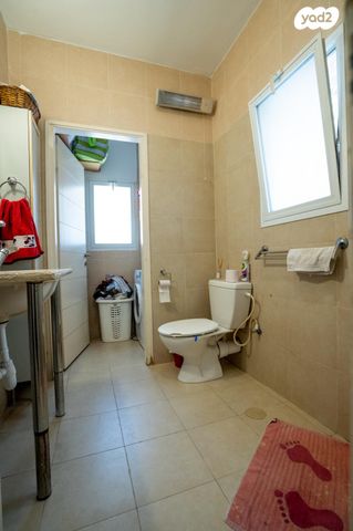 דירת גן, הצנחנים 2, גבעת הרמבם, גבעתיים