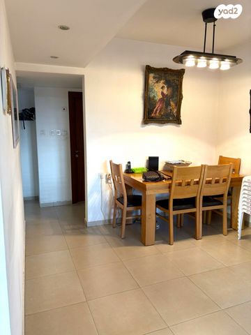 דירה, מנדלי מוכר ספרים, אגרובנק, חולון