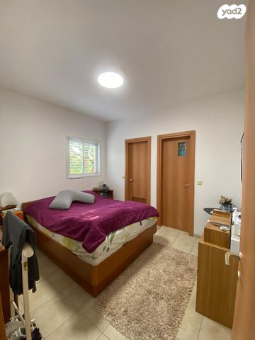 דירה, אברהם קרן, ארלוזורוב, כפר סבא