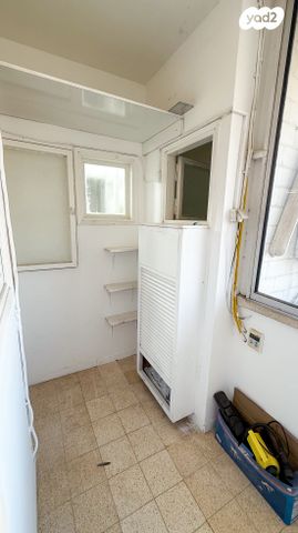 דירה, הנשיאים 3, חולון